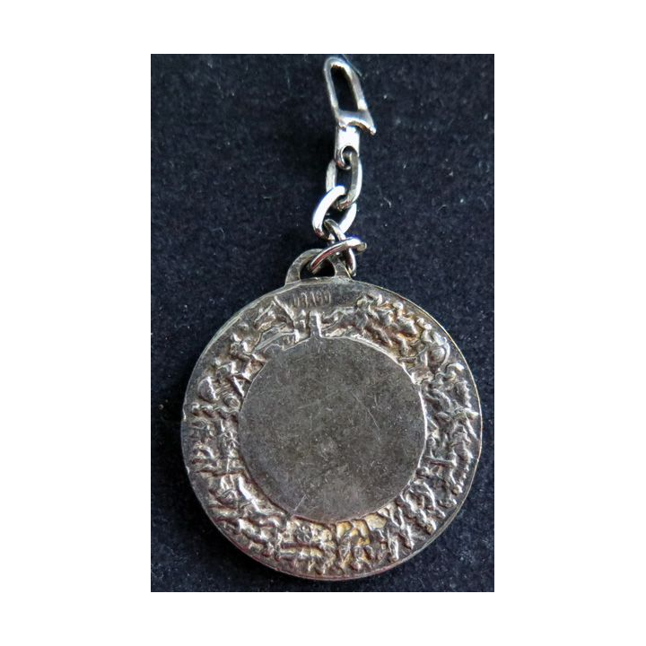 Médaille de porte clefs de Saint Georges Protège les cavaliers diamètre 3,5 cm