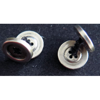 Paire de boutons de manchettes à base de bouton argentés