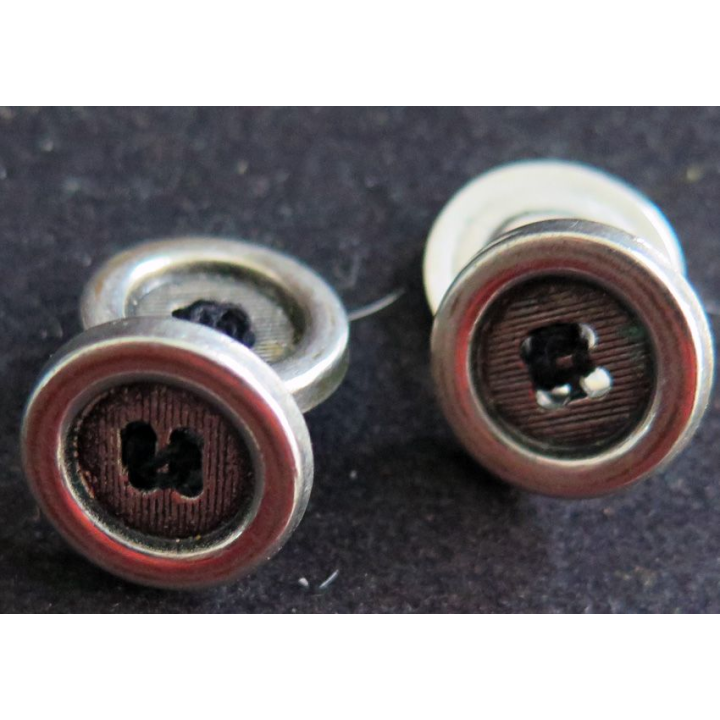 Paire de boutons de manchettes à base de bouton argentés