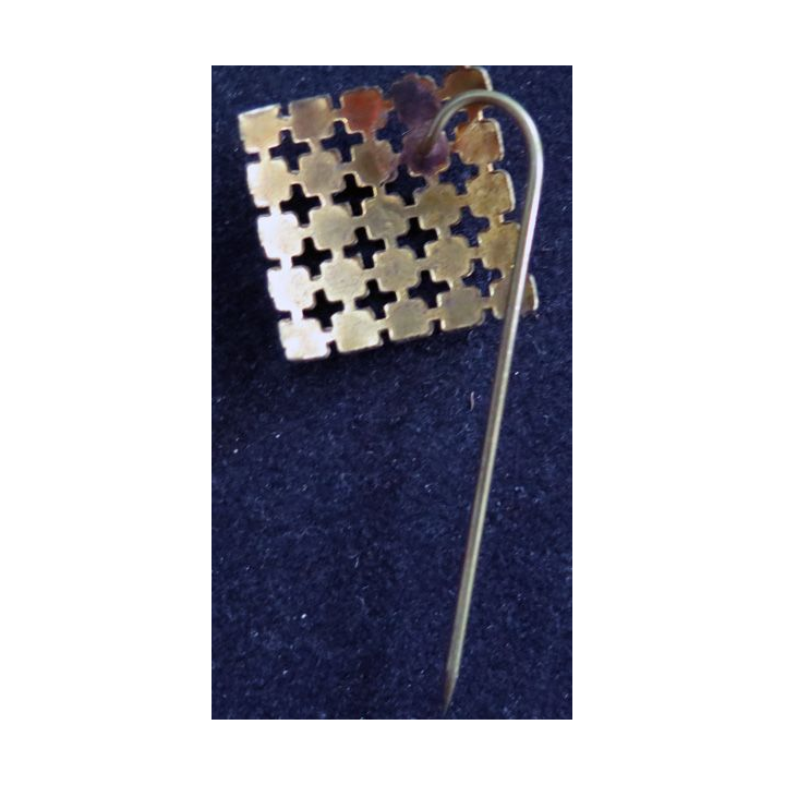 Vieille Broche 2,2 x 2,2 cm en métal doré