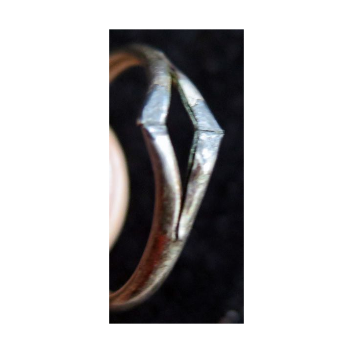 Bague en argent (ou métal argenté ?) diamètre intérieur 1,7 cm