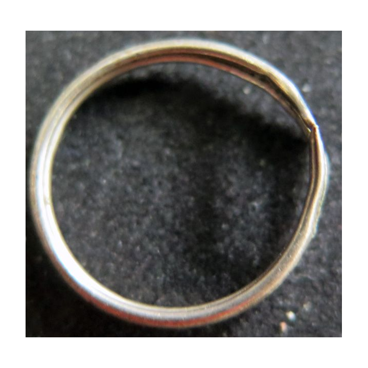 Bague en argent (ou métal argenté ?) diamètre intérieur 1,7 cm