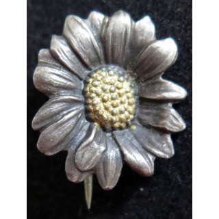 Vieille Broche en argent Marguerite de MELLERIO hauteur 2 cm