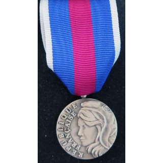 FRANCE : médaille d'argent de réserviste volontaire de défense et de sécurité intérieure