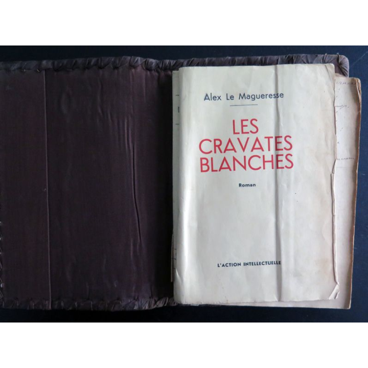 Les cravates blanches de Alex Le Magueresse dédicacé 1936 dans protège livre en cuir
