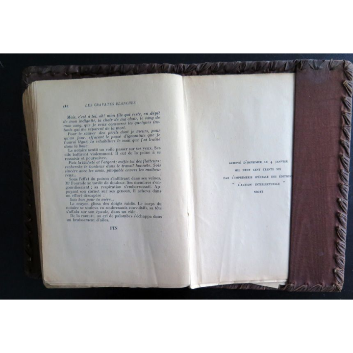 Les cravates blanches de Alex Le Magueresse dédicacé 1936 dans protège livre en cuir