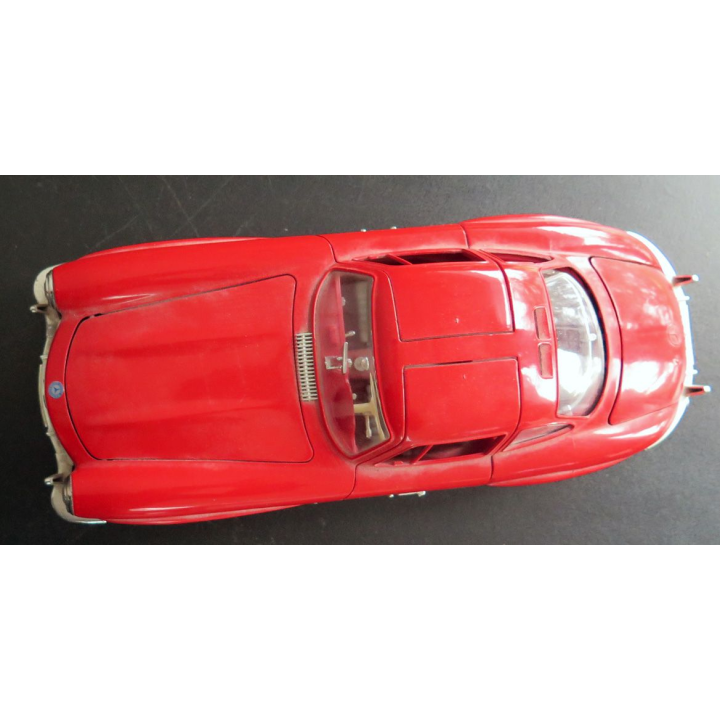Voiture de collection Mercedes Benz 300 SL 1954 Burago échelle 1/18°