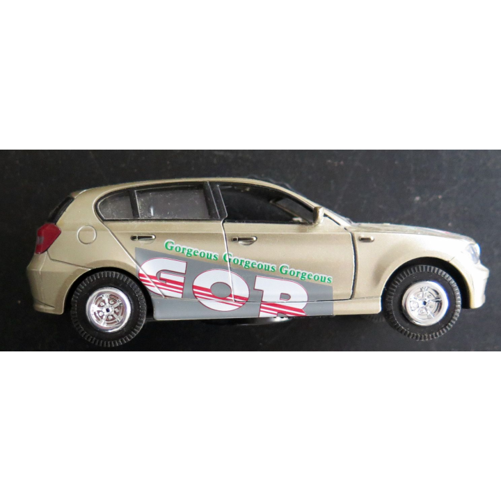 Voiture de collection Gor Gorgeous made in china avec pile pour phares