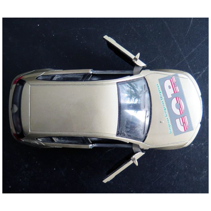 Voiture de collection Gor Gorgeous made in china avec pile pour phares