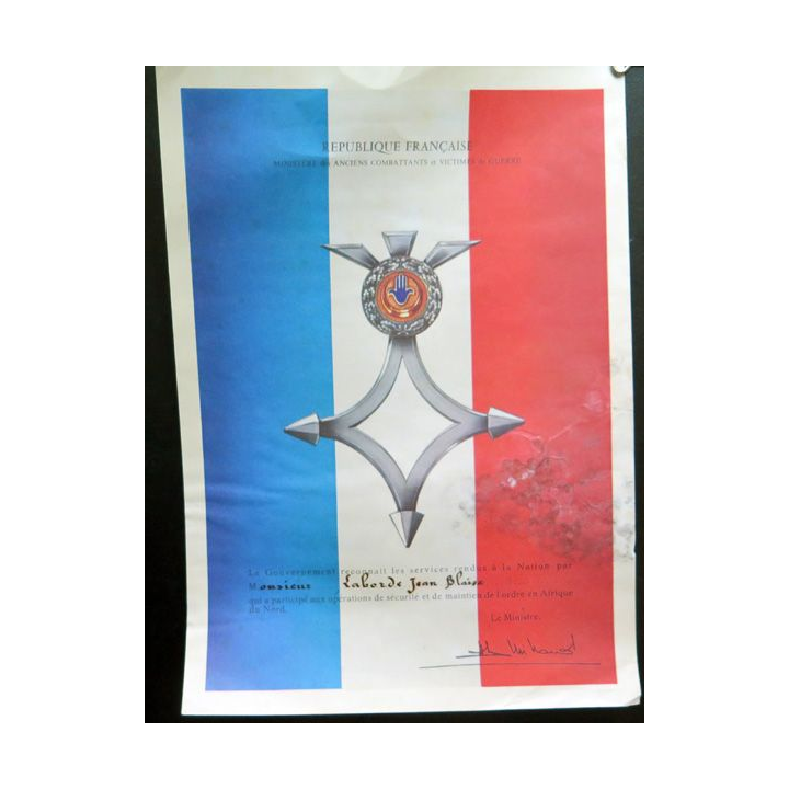 Diplôme du Titre de reconnaissance de la Nation attribué à M. Jean Blaise Laborde 1972