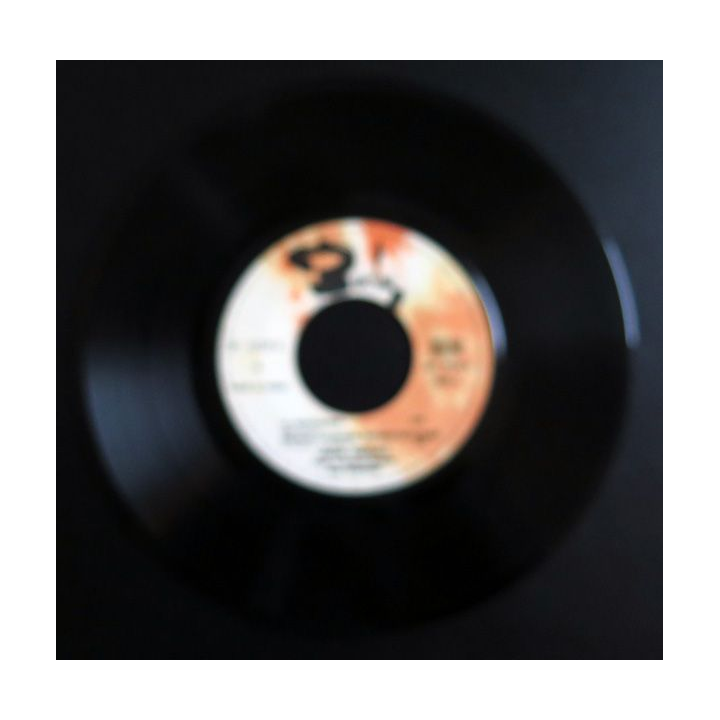 Disque 45 Tours La Montagne et Hourrah de Jean Ferrat