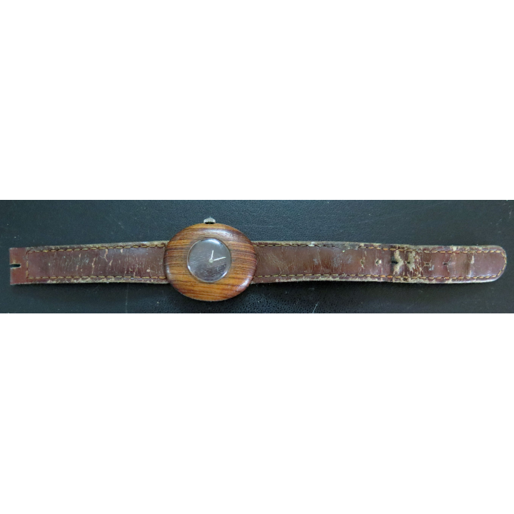Montre Vintage contour bois et bracelet cuir