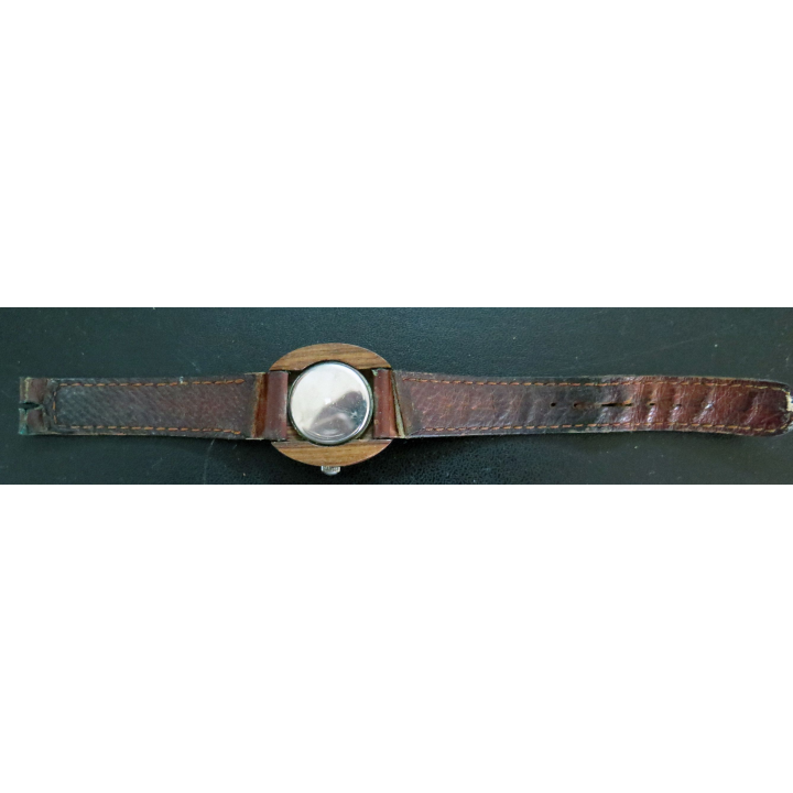 Montre Vintage contour bois et bracelet cuir