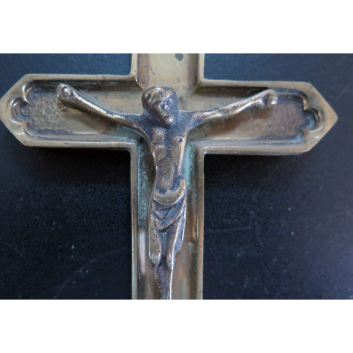 Crucifix en bronze17,5 x 9 cm