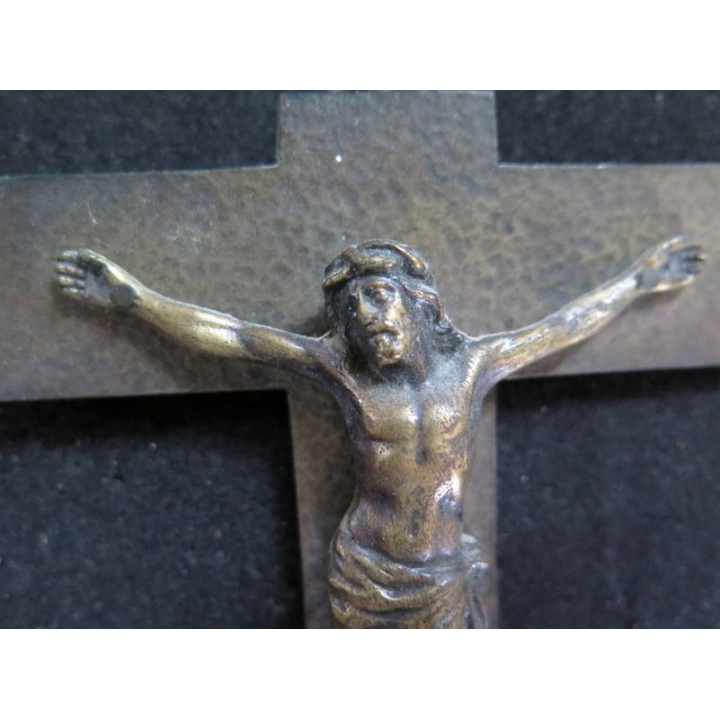 Crucifix en bronzesouvenir de Lourdes 14 x 10 cm
