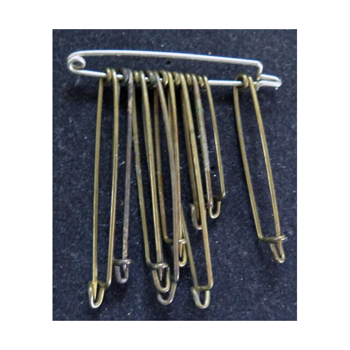 MILITARIA : lot de 10 épingles en laiton de dimensions diverses max 5,5 cm