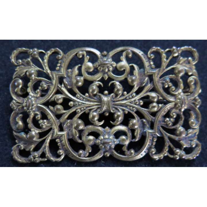 Vieille Broche en métal doré  5,5 x 3,5 cm