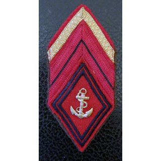 LOSANGE DE BRAS MODÈLE 45 : insigne tissu Caporal chef (ou brigadier chef)  Artillerie coloniale