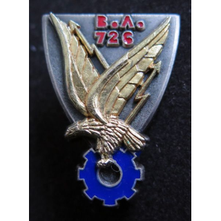 BA 726 : insigne métallique de la baseaérienne BA 726 de Nimes de fabrication Delsart Sens A. 591