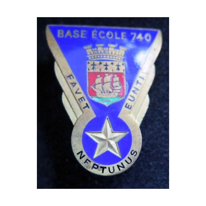 BE 740 : insigne de la Base école 740 Nantes en émail Drago A. 512
