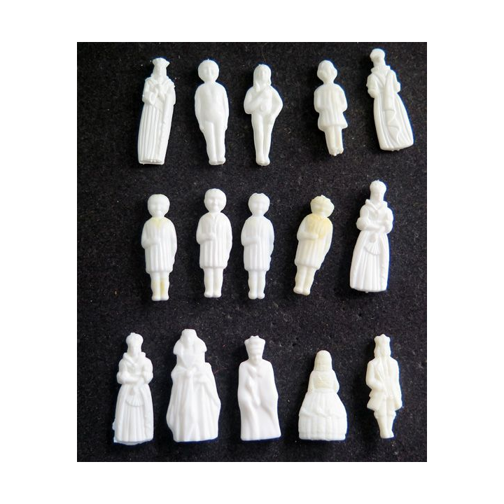 Lot de 14 fèves plastiques personnages 