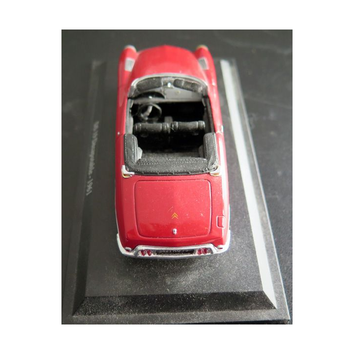 Voiture de collection Citroën DS 19 décapotable 1961 1/43°