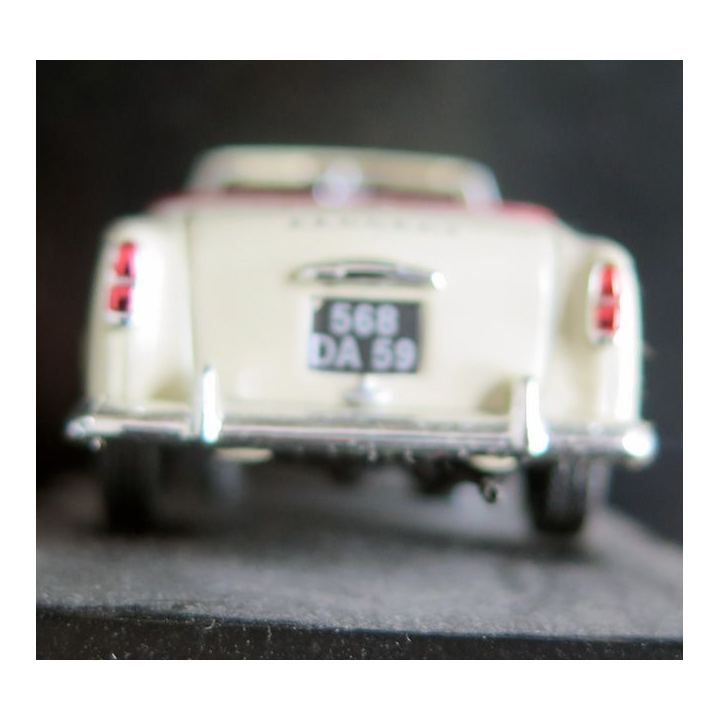 Voiture de collection Peugeot 403 Cabriolet 1960 1/43°