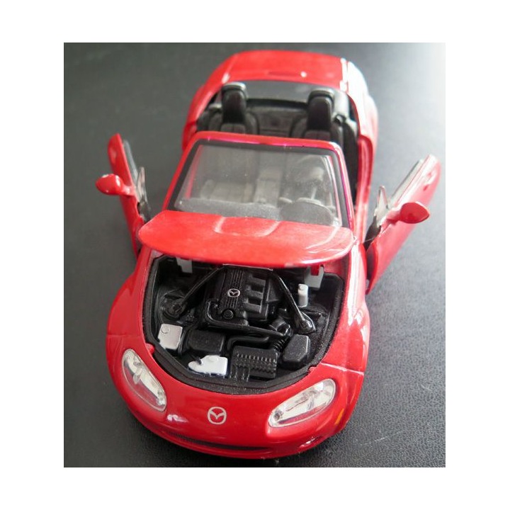 Voiture de collection Mazda MX-5 Burago 1/24°