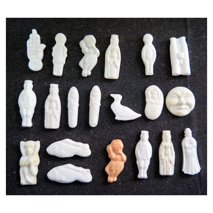 Lot de 20 Fèves diverses en céramique