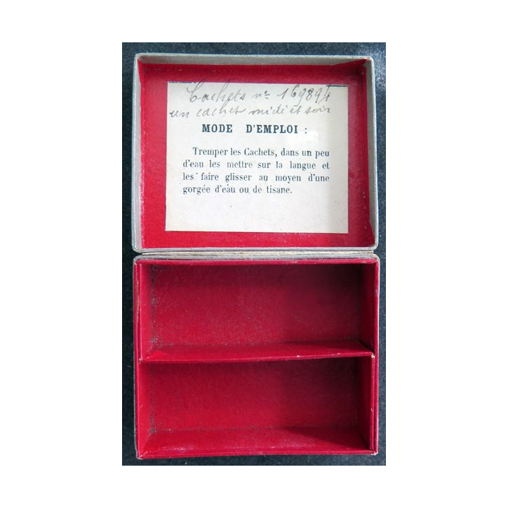 Vieille boite de médicaments Pharmacie régionale E. Andrès Brest avec posologie intérieure