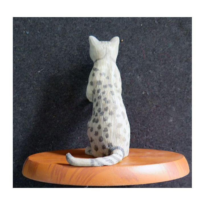Figurine de Chat en résine : Le Chat écureuil