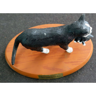 Figurine de Chat en résine : Chatte transportant un chaton