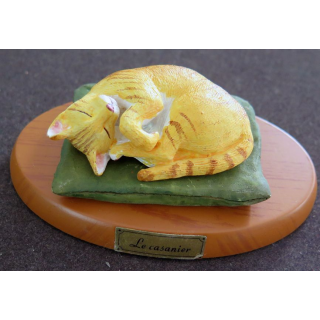 Figurine de Chat en résine : Le casanier