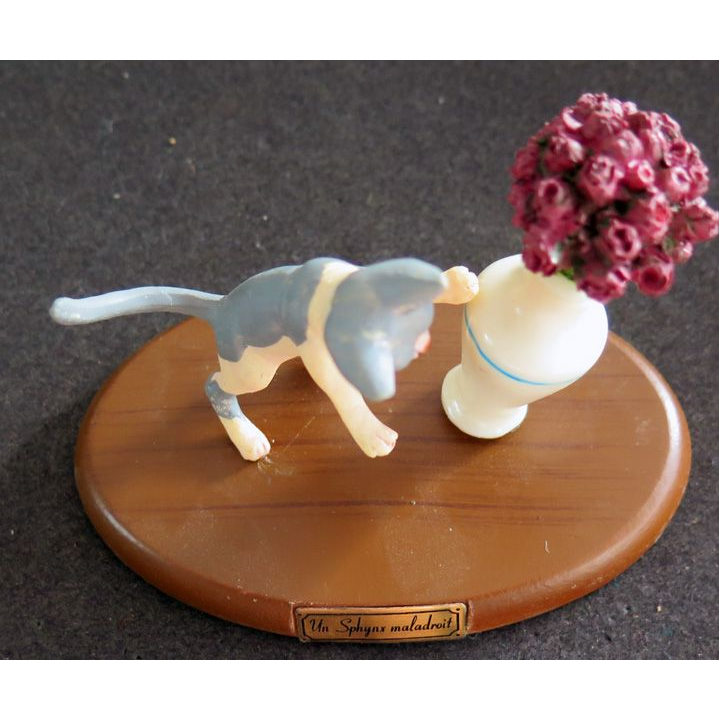 Figurine de Chat en résine :Un sphynx maladroit