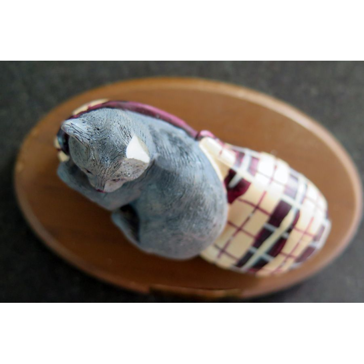 Figurine de Chat en résine :Un american shorthair pantouflard