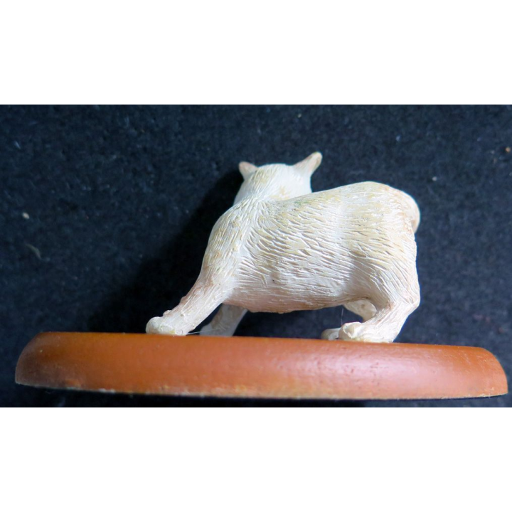 Figurine de Chat en résine : Un Birman facétieux