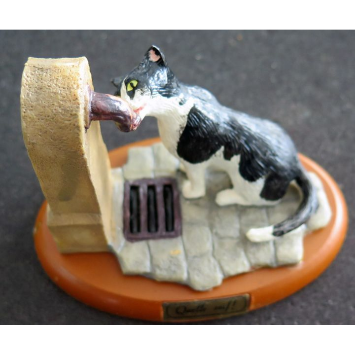 Figurine de Chat en résine : Quelle soif