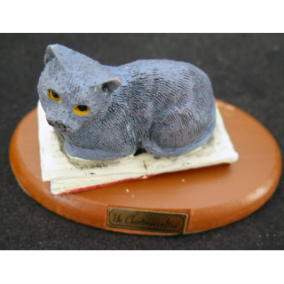 Figurine de Chat en résine : Un Chartreux cultivé