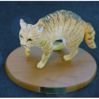 Figurine de Chat en résine :La Marche en crabe