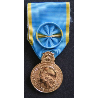 FRANCE : Médaille d'or (officier) jeunesse et sports en bronze doré