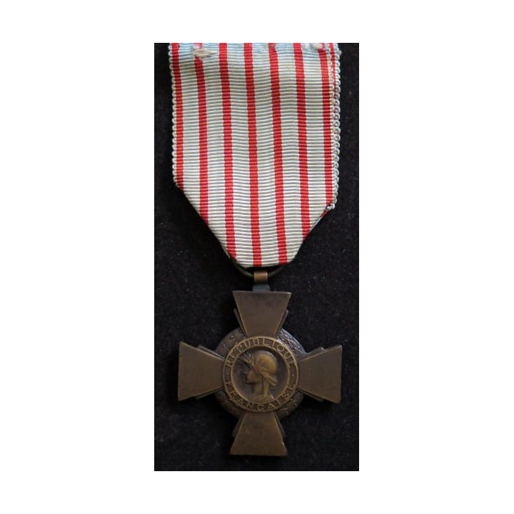 FRANCE : Croix du combattant en bronze