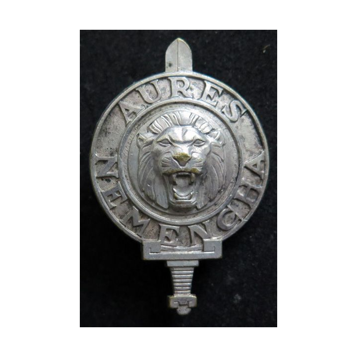 AURES NEMENCHA : insigne béret des troupes d'Aurès Némencha de fabrication Drago G.1337