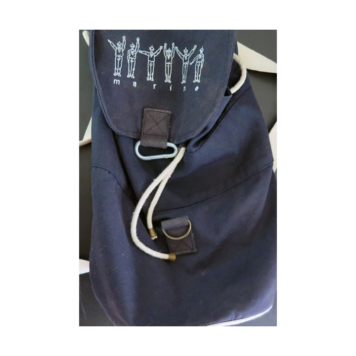 Petit sac à dos  de la marine avec mousqueton de fermeture