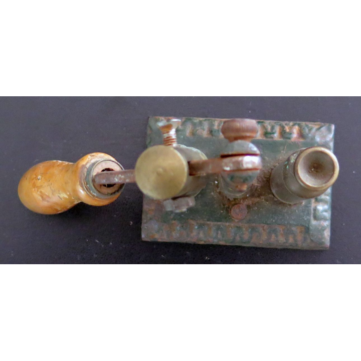 Accessoire pour amorcer et désamorcer des cartouches 10 x 5 cm