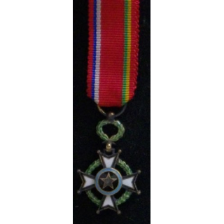 CENTRE AFRIQUE :  ORDRE DU MÉRITE CENTRE AFICAIN RÉDUCTION