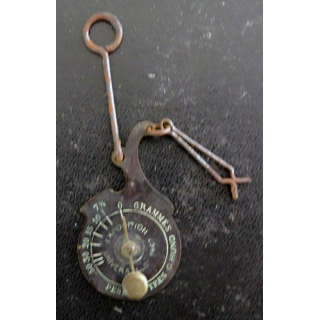 Pèse lettres G. Hund en métal 8 x 3 cm 