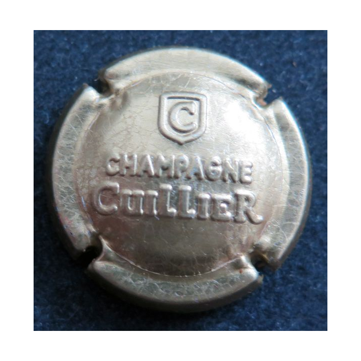 Capsule Muselet de bouteille de champagne CUILLIER Père &  Fils n° 44 Estampée or martelé
