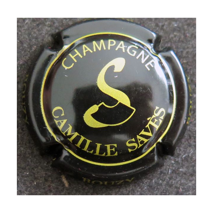 Capsule Muselet de bouteille de champagne SAVES Camille n° 7 noir et or, accent sur le E de SAVES