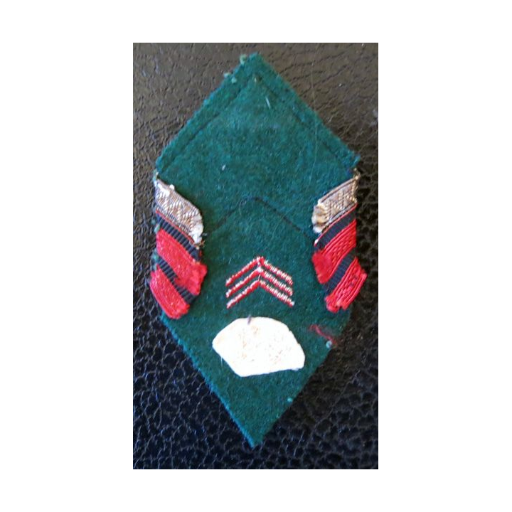 LOSANGE DE BRAS MODÈLE 45 : écusson précoce  brigadier chef du 27° escadron du Train AFN