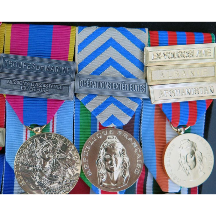 FRANCE : Placard de sous officier des Troupes de Marine de 23 décorations